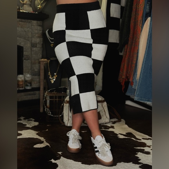 Checkered Black and White Women's Skirt - Picture 4 of 5